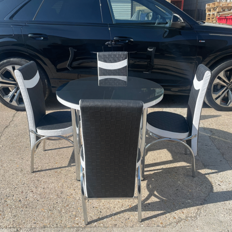 .Black and white turkish style round glass dining table